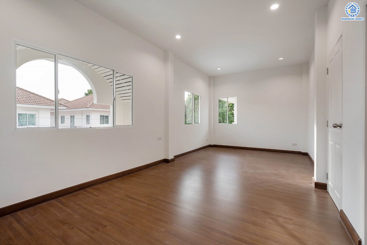 บ้านมือสองตกแต่งใหม่ โครงการ ลลิลอินเดอะพาร์ค บางใหญ่ บ้านแฝดฟังก์ชันบ้านเดี่ยว เนื้อที่ 39.9 ตร.ว. ฟังก์ชัน 3 ห้องนอน 2 ห้องน้ำ 1 ที่จอดรถ บนทำเลเดินทางสะดวก ใกล้เซ็นทรัลเวสต์เกต ทางด่วน "กาญจนาภิเษก และรถไฟฟ้าสายสีม่วง "สถานีตลาดบางใหญ่"